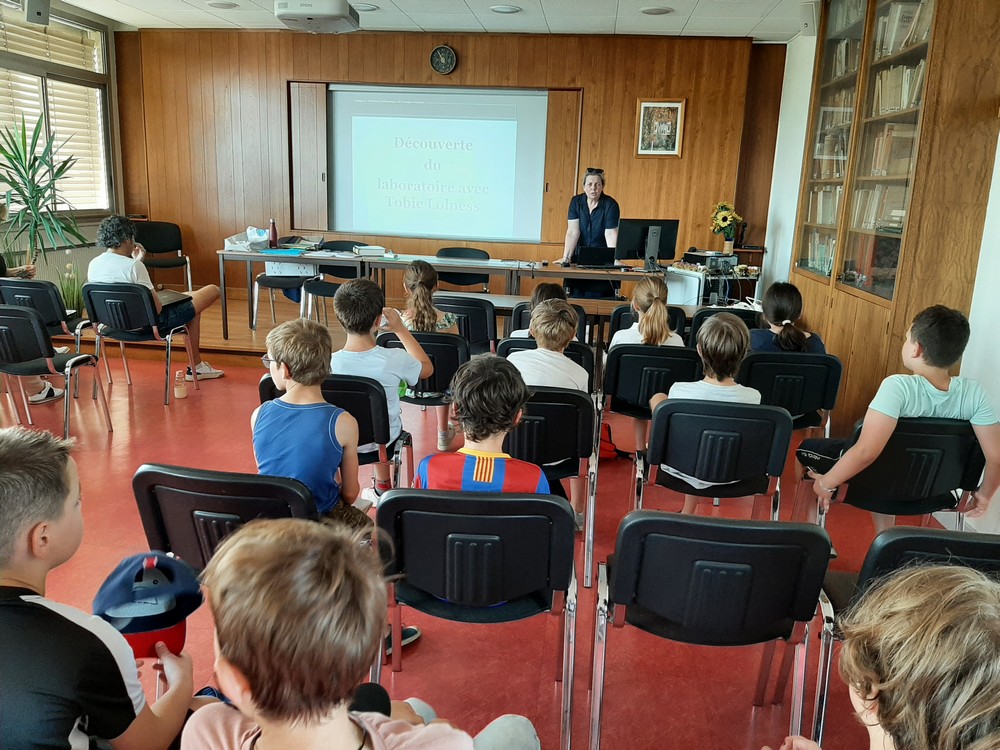 Accueil d'une des classes lauréates à l'ATILF